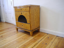 Lade das Bild in den Galerie-Viewer, Empire Biedermeier Kommode Birke geflammt 1815 restauriert
