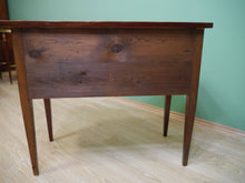 Lade das Bild in den Galerie-Viewer, Empire Biedermeier Schreibtisch mit Pyramiden Mahagoni furniert um 1820
