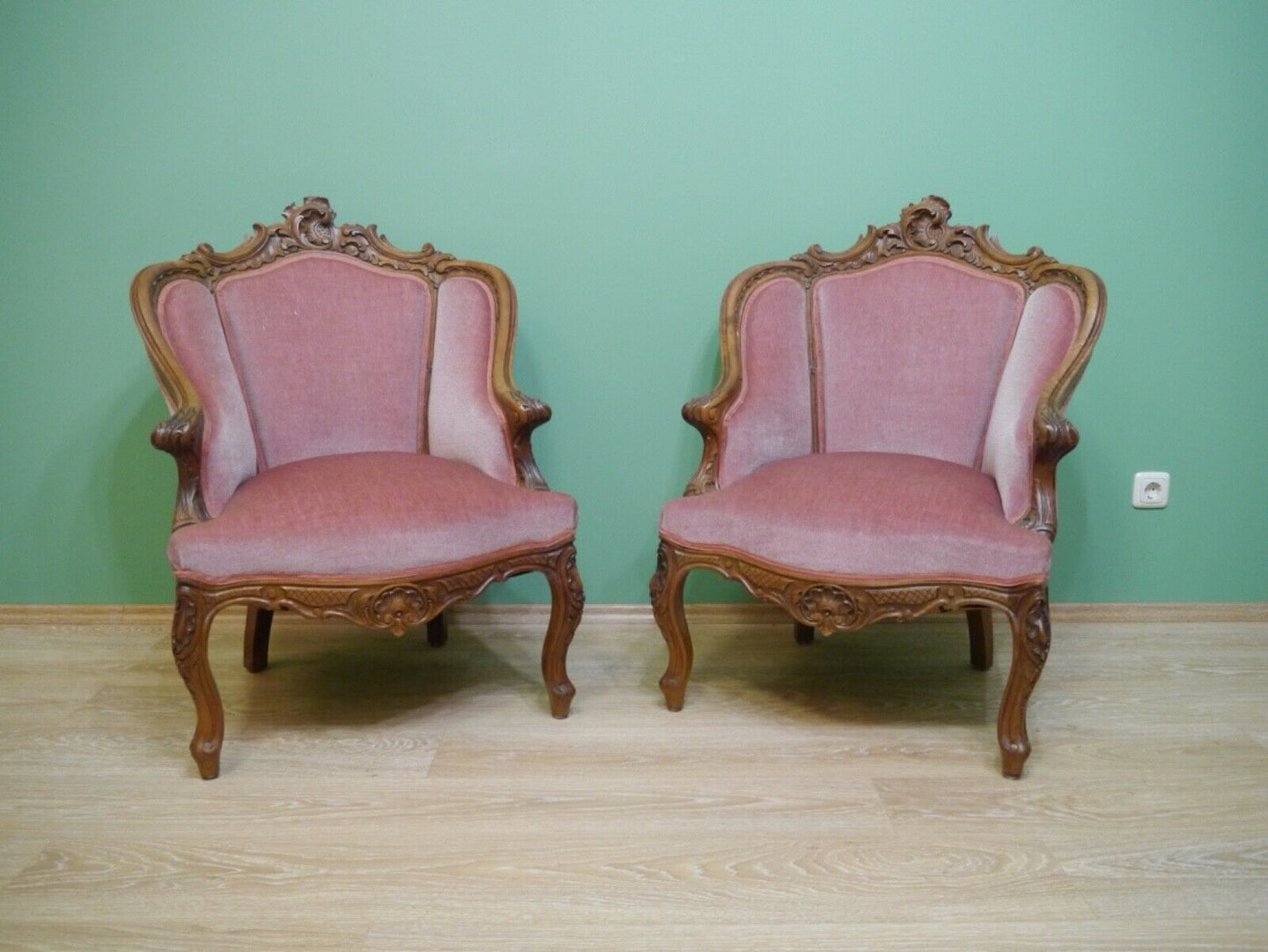 2 Bergeren Rokoko Armlehnen Stühle Sessel Nussbaum massiv Schellack um 1860
