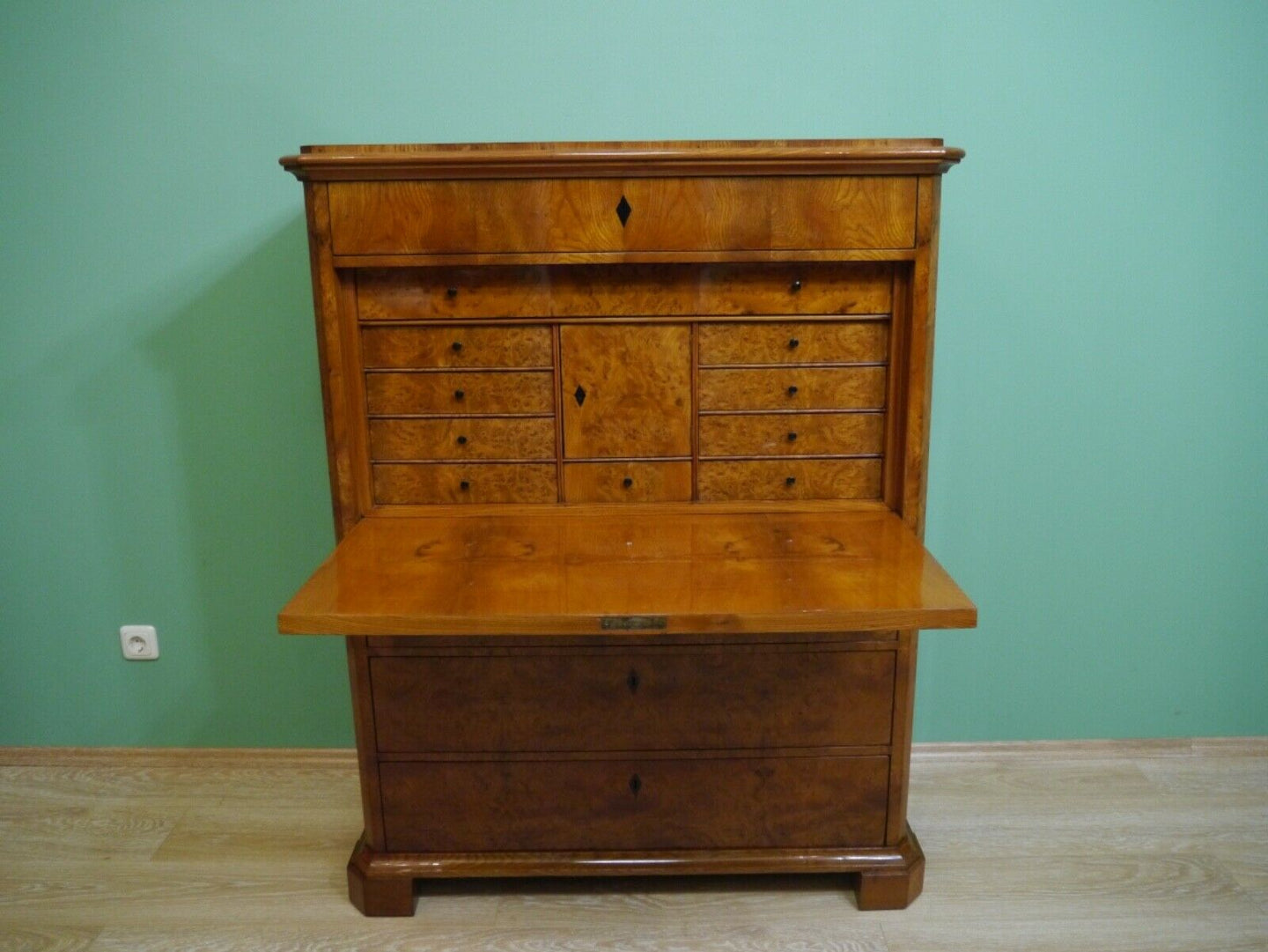 Empire Biedermeier Sekretär  Ulme Wurzelfurnier  um 1820 restauriert