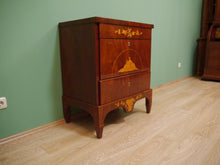 Lade das Bild in den Galerie-Viewer, Empire Biedermeier Kommode Mahagoni figürliche Intarsien poliert um 1810
