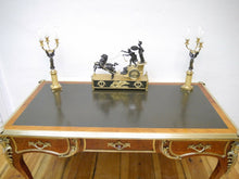 Lade das Bild in den Galerie-Viewer, Bureau Plat Schreibtisch Sekretär  Figuren Bronze  Rosenholz 1900 restauriert
